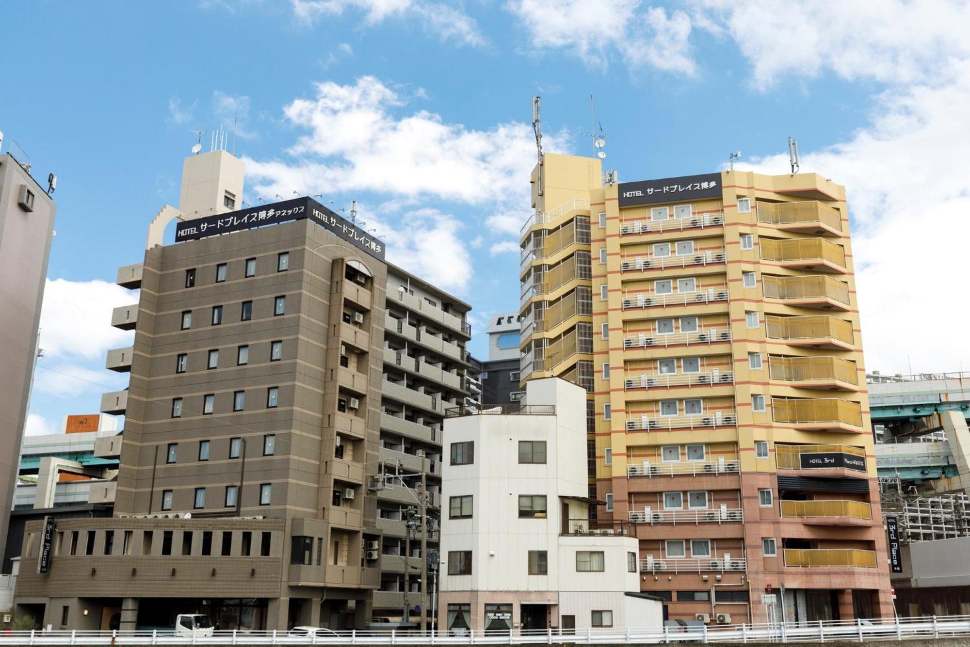 Third Place Hakata 福冈